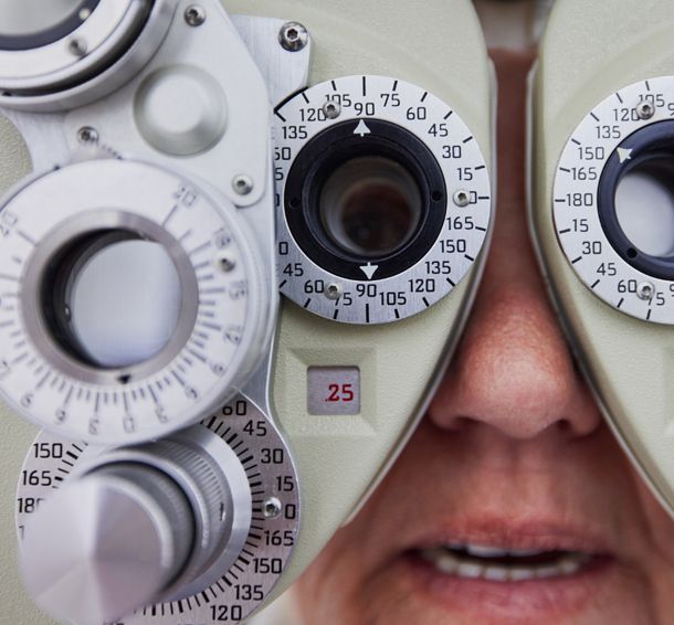 Pad printing on phoropter |Ophthalmic equipment printing |Eye testing machine marking |Pad printing for optical instruments |Printing on vision testing devices |Medical optics pad printing |Precision dial printing on phoropter |Scale and measurement marking printing |Fine detail printing on optical equipment
                                            